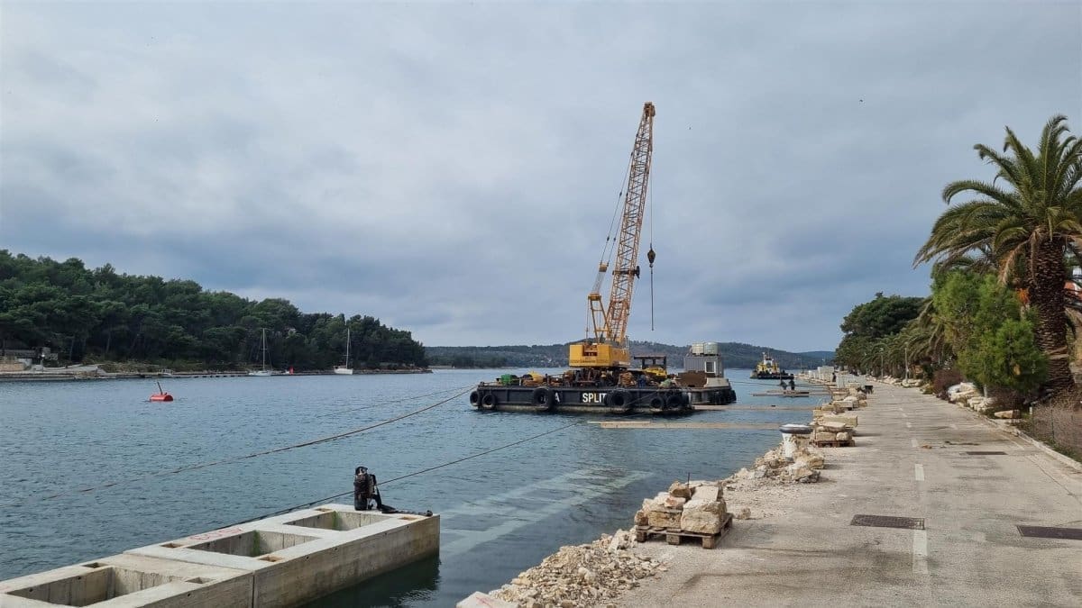 Radovi na projektima na Braču idu predviđenim tempom: "Hvala Županiji na vrijednim projektima"