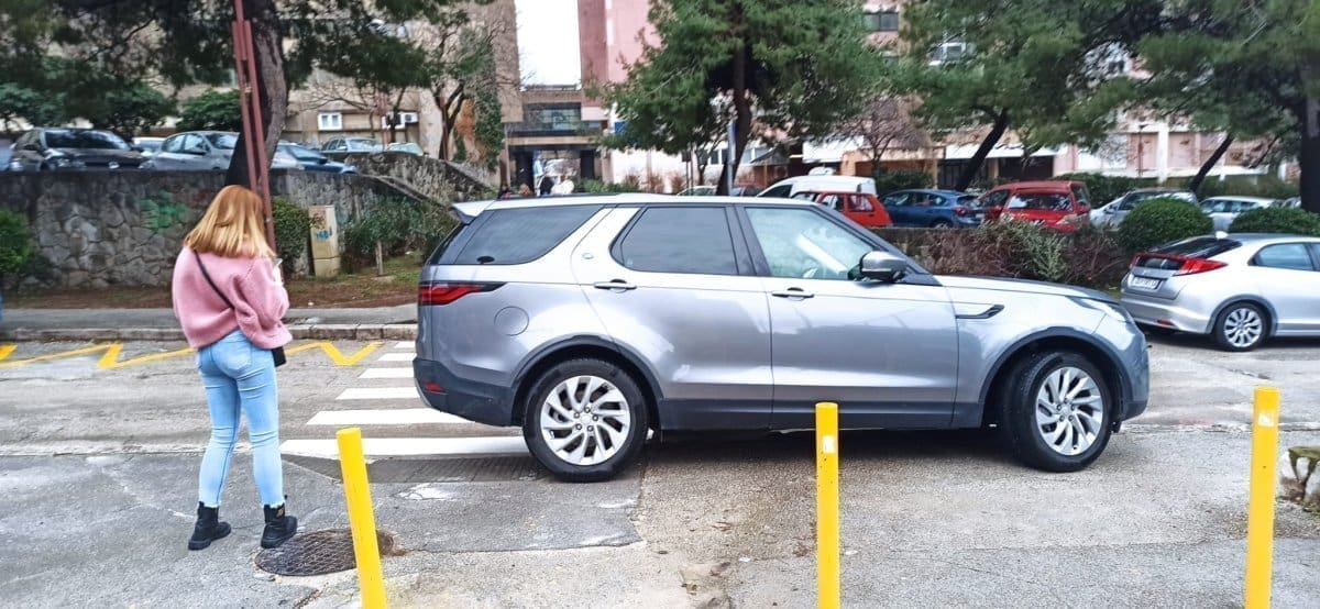 split kroz smrdecac nn naslovnica  1 