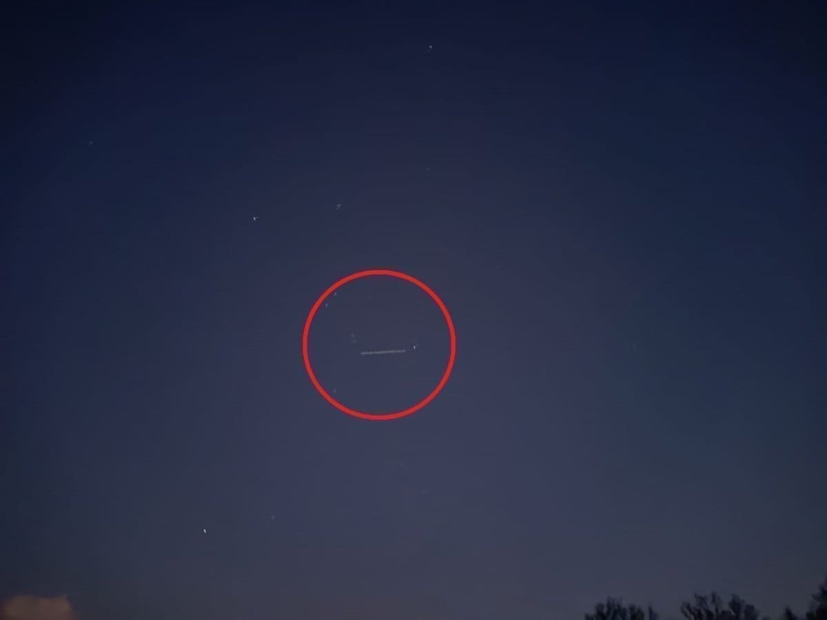 ŠTO SE ZBIVA NA NEBU IZNAD DALMACIJE? Nešto je 'proletjelo', brojni stanovnici su zabrinuti: Ugledali su nešto neobično! Sve smo snimili, doznali smo što se pojavilo na nebeskom plavetnilu...