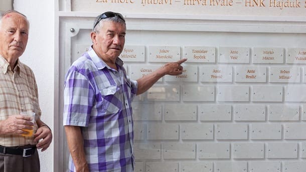 ŽIVIO JE HAJDUK, UMRO NA 112. ROĐENDAN KLUBA Sinjanin bio pretplatnik Hajduka 61 godinu: "Otišao je hajdukovac koji se rađa jednom u sto godina"