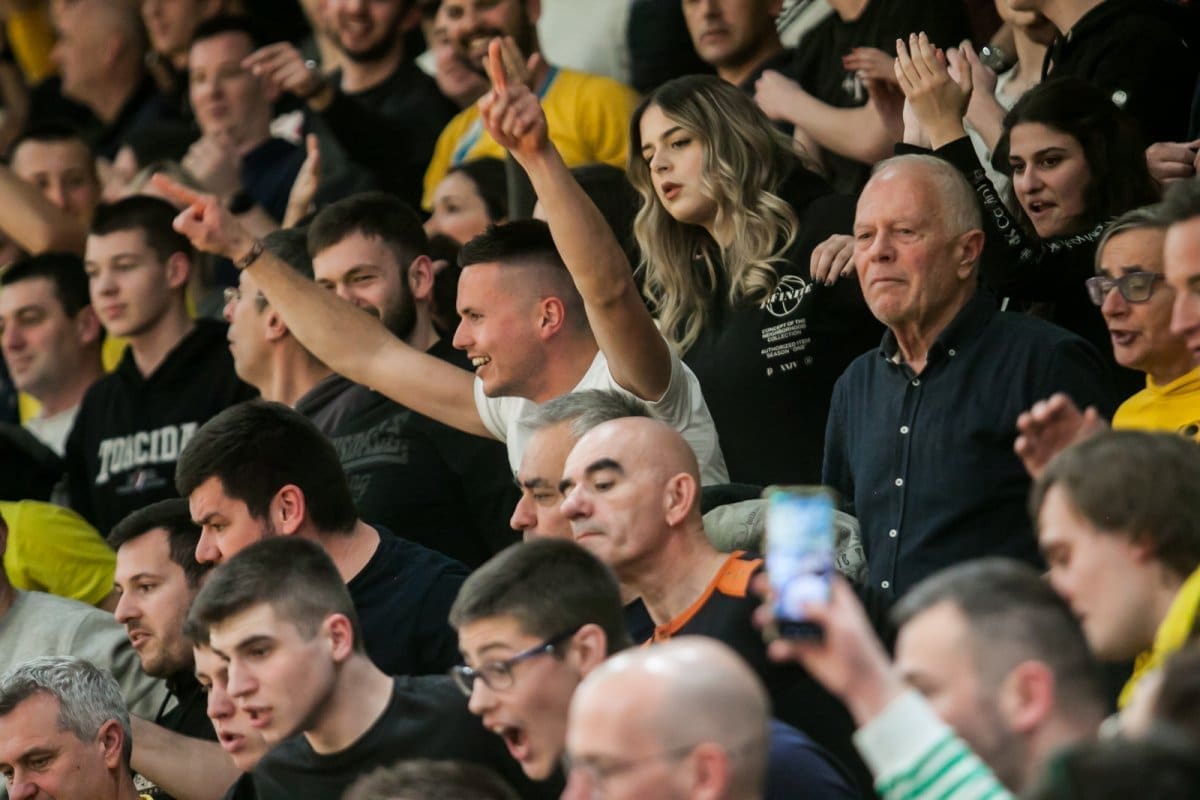 20230304 split partizan ABA navija i 24