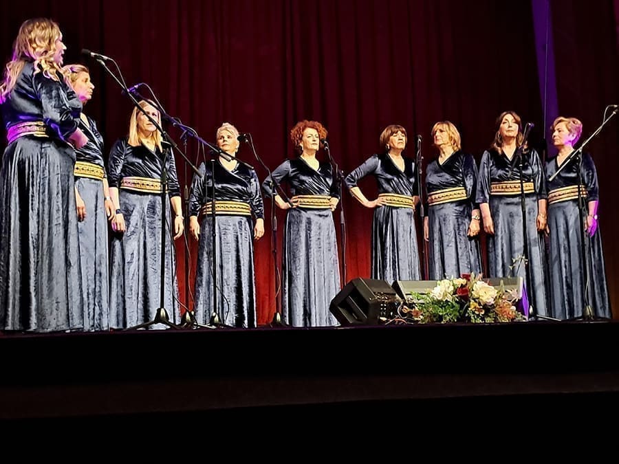 GLAZBENI DOGAĐAJ ODUŠEVIO SOLINJANE Održan još jedan susret ženskih klapa u Domu kulture Zvonimir