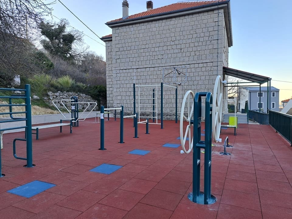 KLIS-KOSA Otvoren street workout park: Izgradnju je sufinanciralo Ministarstvo turizma i sporta