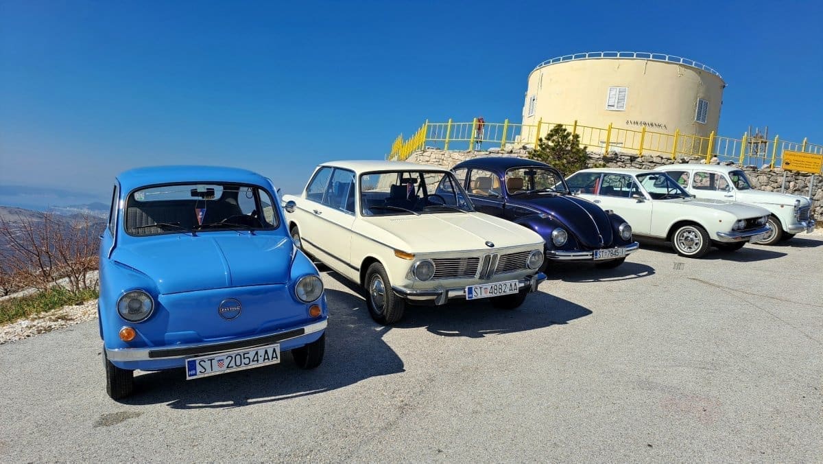CILJ OSTVAREN Oldtimeri se okupili u Omiškom zaleđu