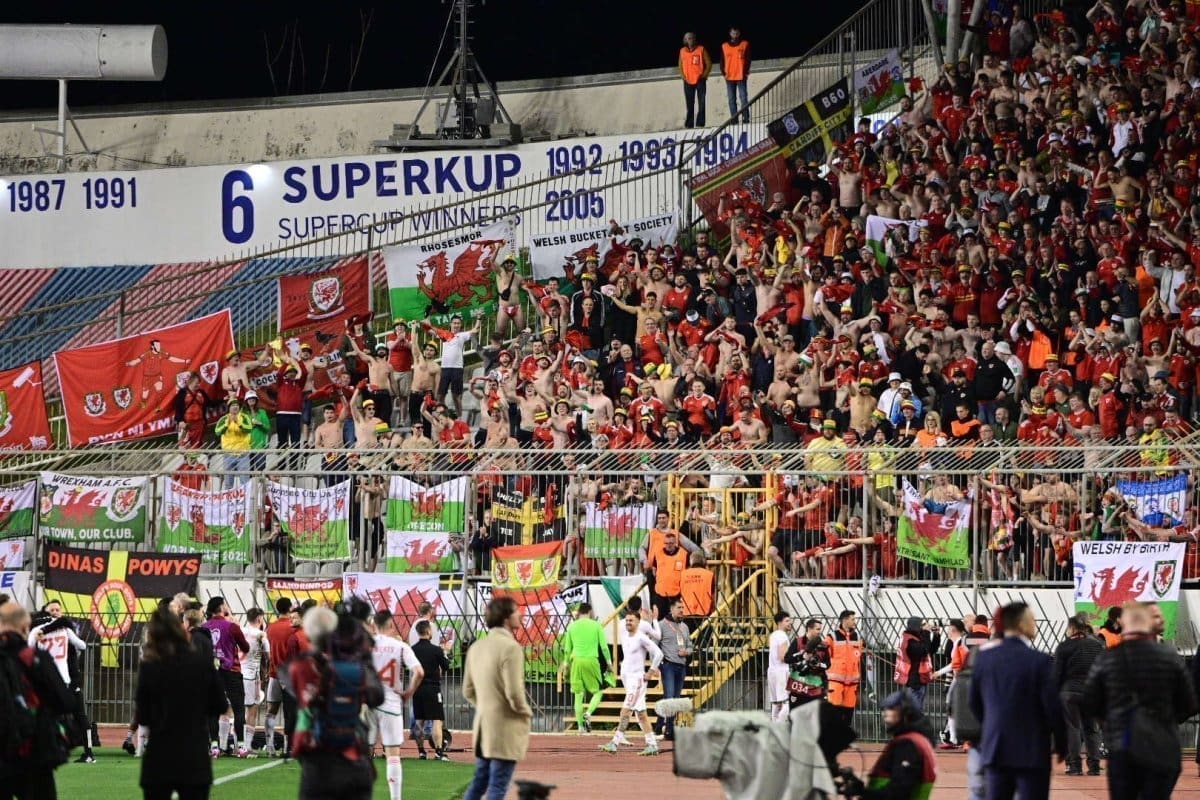 velsani navijaci poljud wales9