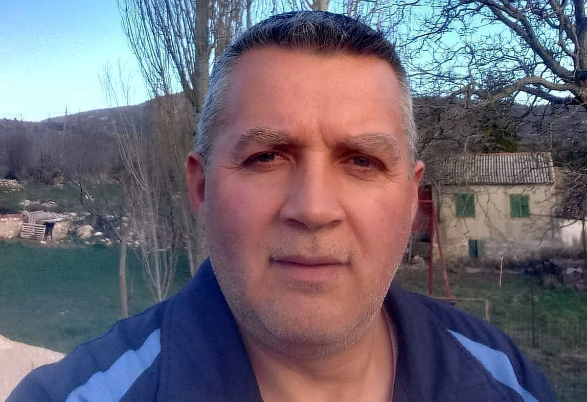 DAN OPĆINE MUĆ - DAN MEGDANA IZMEĐU NAČELNIKA I PREDSJEDNIKA OPĆINSKOG VIJEĆA Stigla policija, zovu se novinari, logistike nema