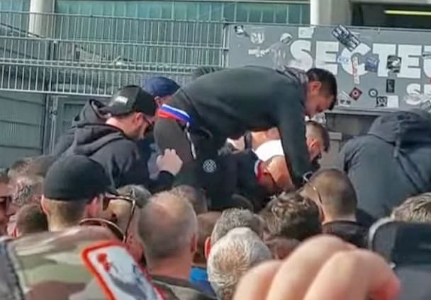 Procurio VIDEO: Ivošević svladavao prepreke pred stadionom, jedan navijač ga provocirao i vrijeđao