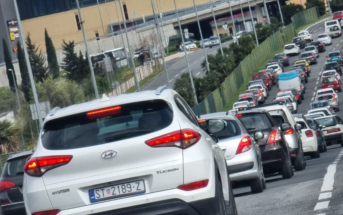 POTREBNO JE MNOGO STRPLJENJA Krkljanac na izlazu iz Splita. Doznajemo vjerojatni razlog