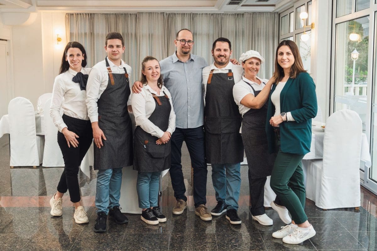 hotel riva kastela 31