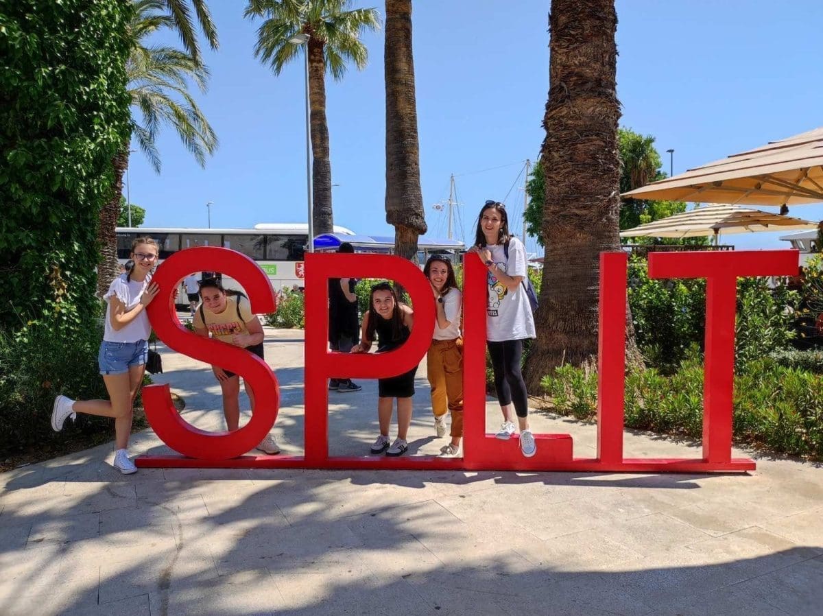 Osnovnoškolci najviše putuju u Dalmaciju i Istru, u tome im pomaže nova web aplikacija Izlet.hr