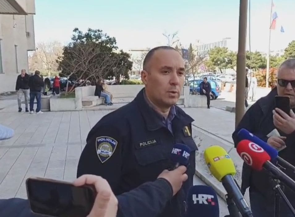 IZVANREDNA KONFERENCIJA Glasnogovornik splitske policije o pucnjavi na Skalicama: 'Vrijeme i mjesto počinjenja ovakvog događaja upućuje na to da je sigurnost ugrožena'