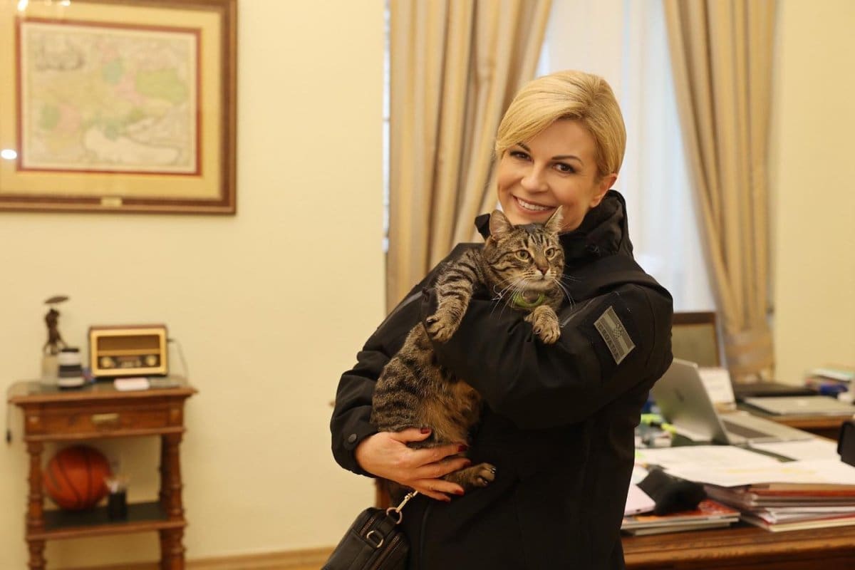 VELIKO IZNENAĐENJE Bivša predsjednica posjetila Ukrajinu pa se fotografirala u zanimljivom društvu: "Živa i zdrava nam bila i još jednom da juriš na Pantovčak"