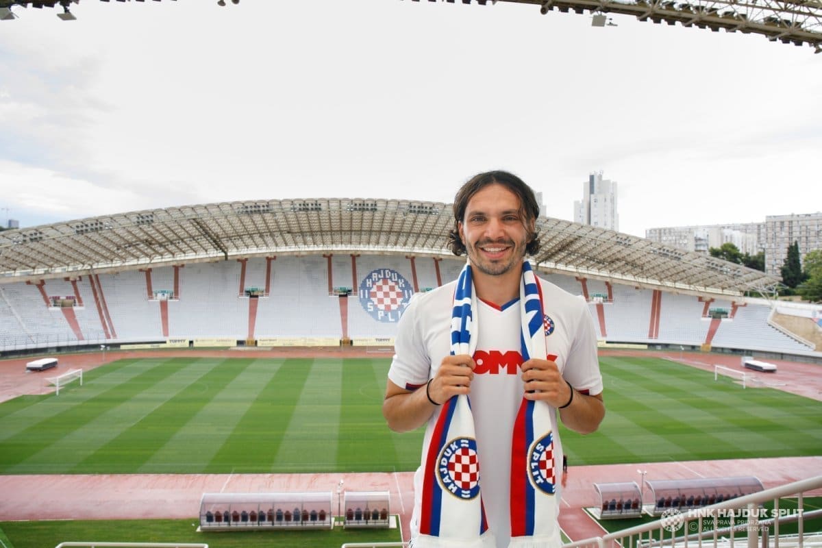 NA LEĐIMA NOSI BROJ 23, A U SRCU BEZUVJETNU LJUBAV Hajdukov veznjak pozvao na pomoć osobama koje se nalaze u KBC-u Split