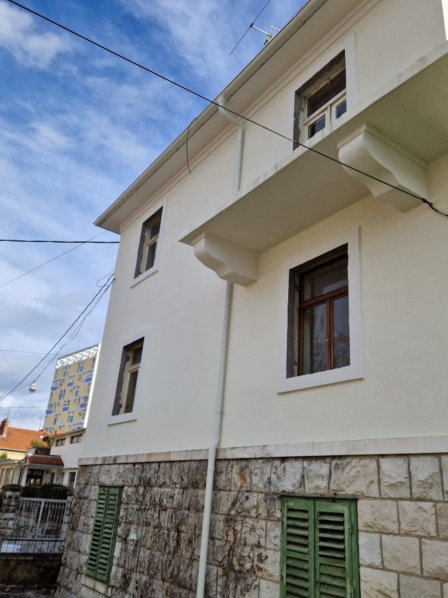 licioc farbanje zid kuca 1