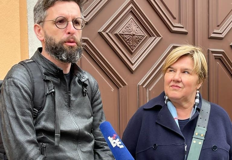 U ime obitelji podnijela tužbu Ustavnom sudu za zaštitu roditelja odgojitelja i 20 000 djece