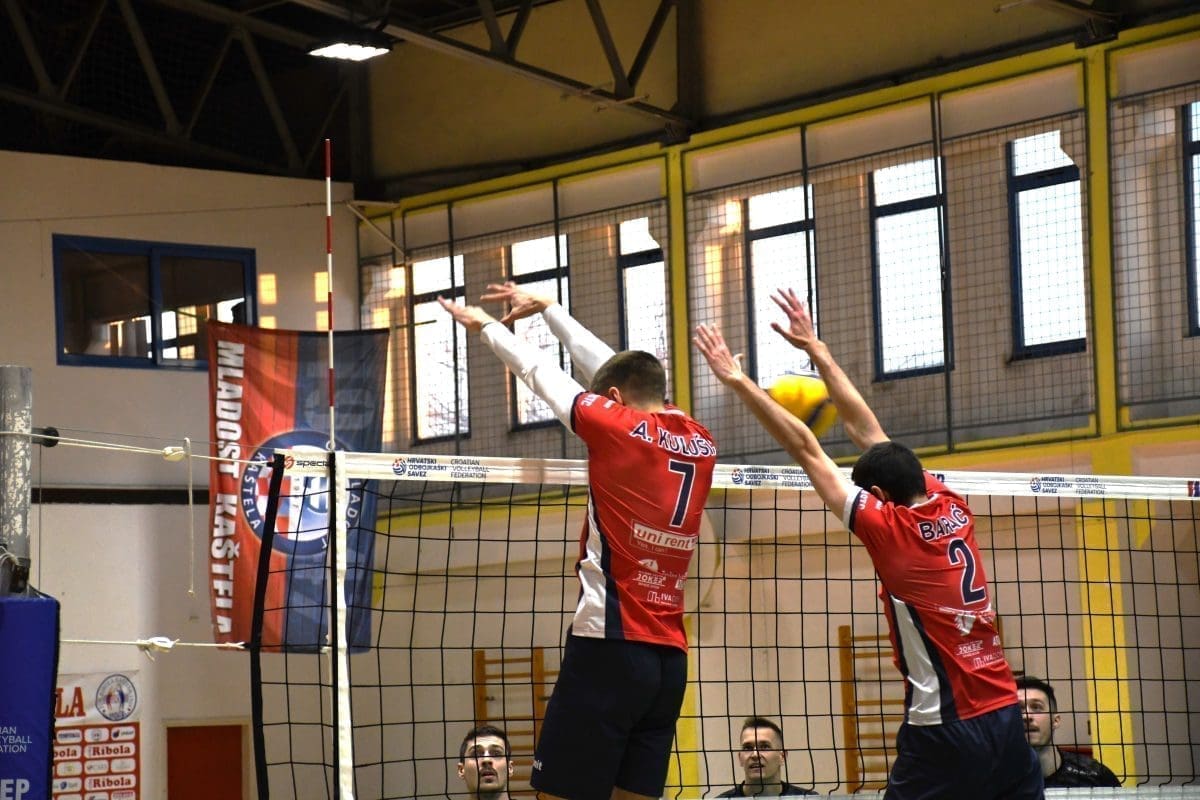 KAŠTELA NA NOGAMA 'Ribola' igra utakmicu sezone. Trener Rančić: "Publika nije dovoljna, mora se na terenu vidjeti borbenost"