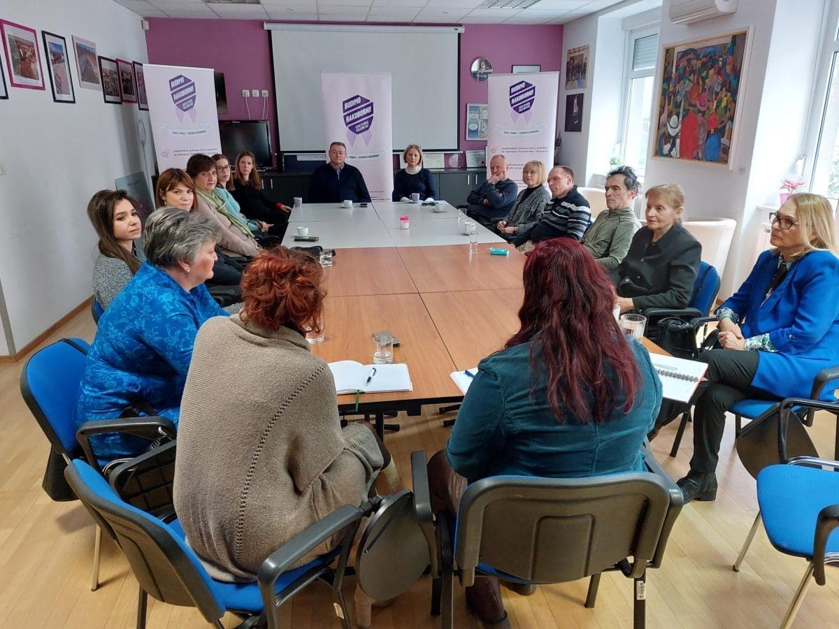 Psihološka podrška kao dio liječenja: Projekt „Osnaži, pomaži – zajednica rakobornih“ omogućio više od 800 individualnih savjetovanja za onkološke bolesnike