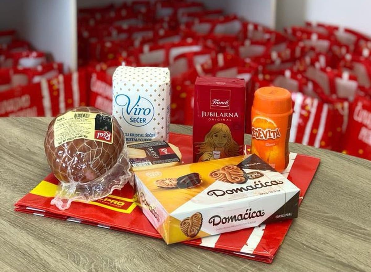 SPLIĆANI POMAŽU POTREBITIMA Gradski kotar Grad dijeli uskršnje pakete: "Skromni su, ali su od srca"