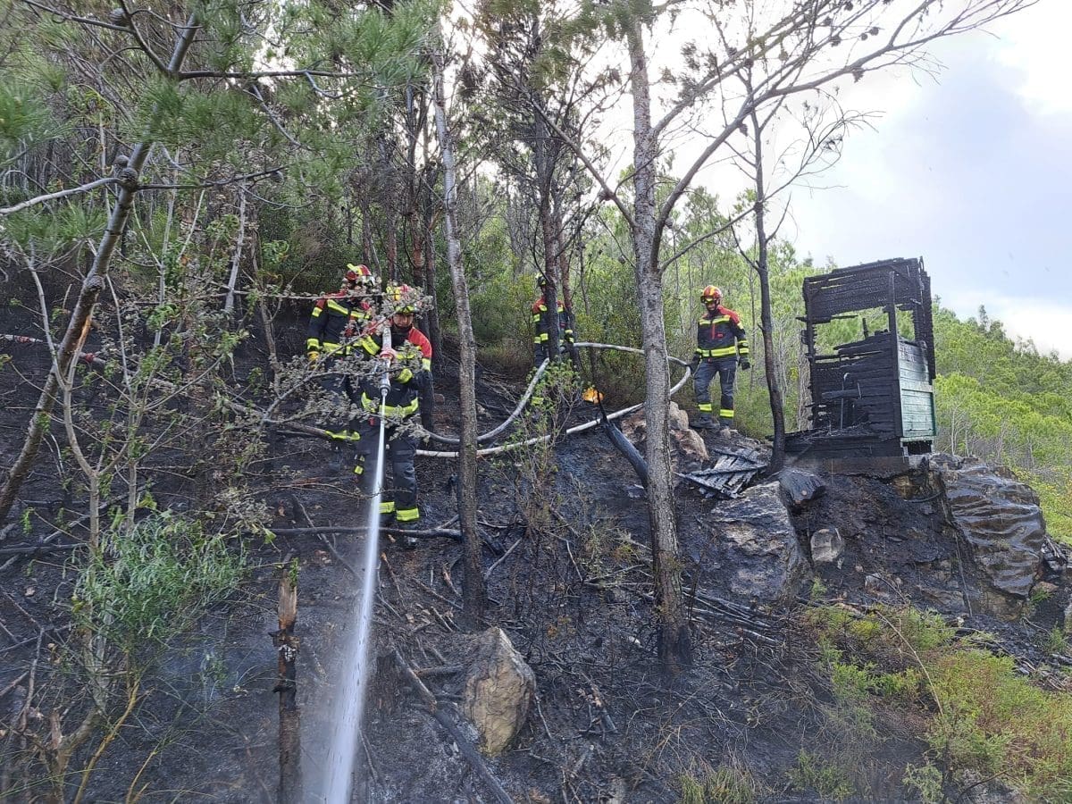 DRAMA KOD MAKARSKE Planuo požar, izgorjela lovačka kućica