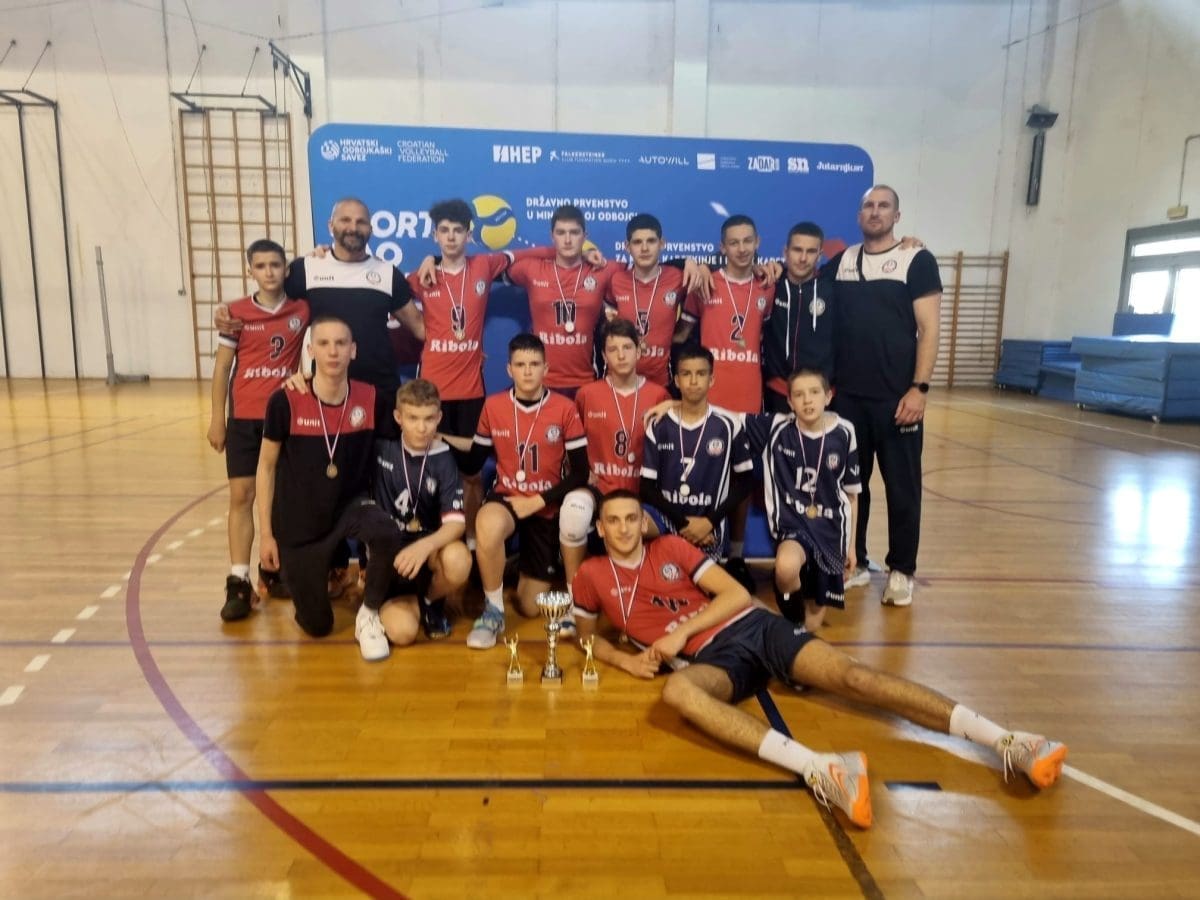 SJAJNI SPORTAŠI IZ KAŠTELA Mlađi kadeti OK "Ribola Kaštela" su državni viceprvaci!