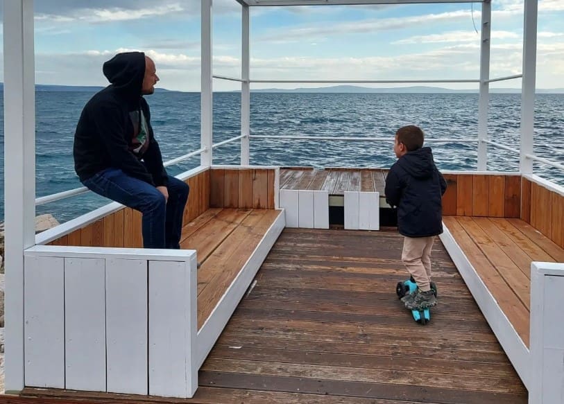 RIJETKI PRIZORI Poznati splitski pjevač iznenadio novom objavom, pratitelji nižu komentare: "Triba udrit beton na Žnjan"