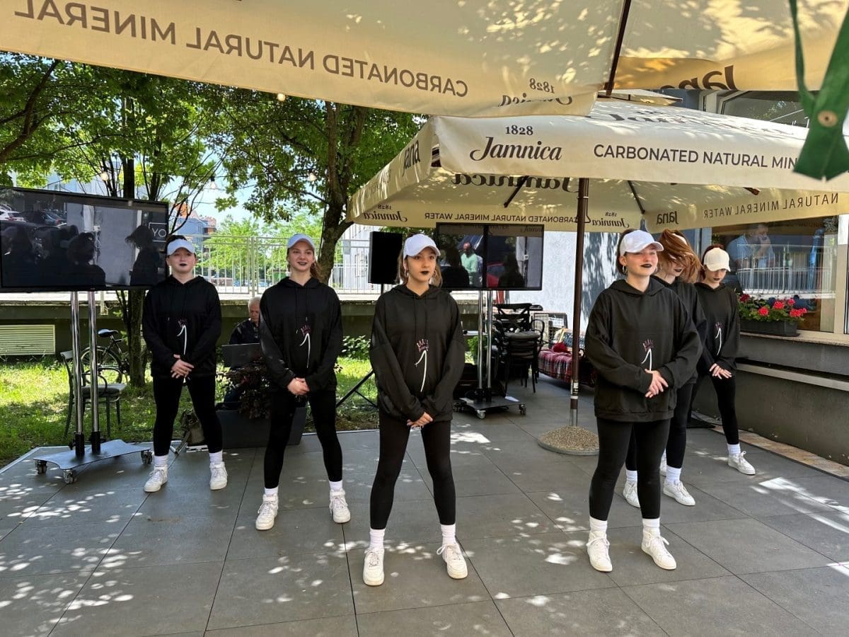 Dr  avne prvakinje u sportskom plesu