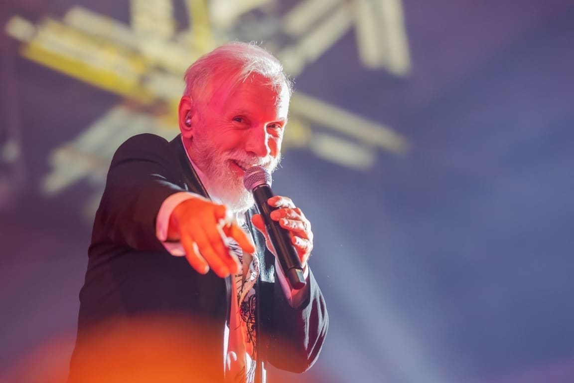 NAJVEĆI HIT 2000-te Merlinu se na pozornici u Areni pridružila naša zvijezda, otpjevali su poznati duet