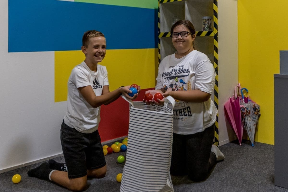 escape split kids pr 1