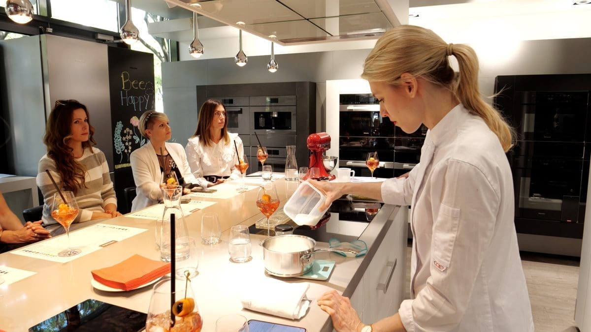 final 00 01 01 19 Still007