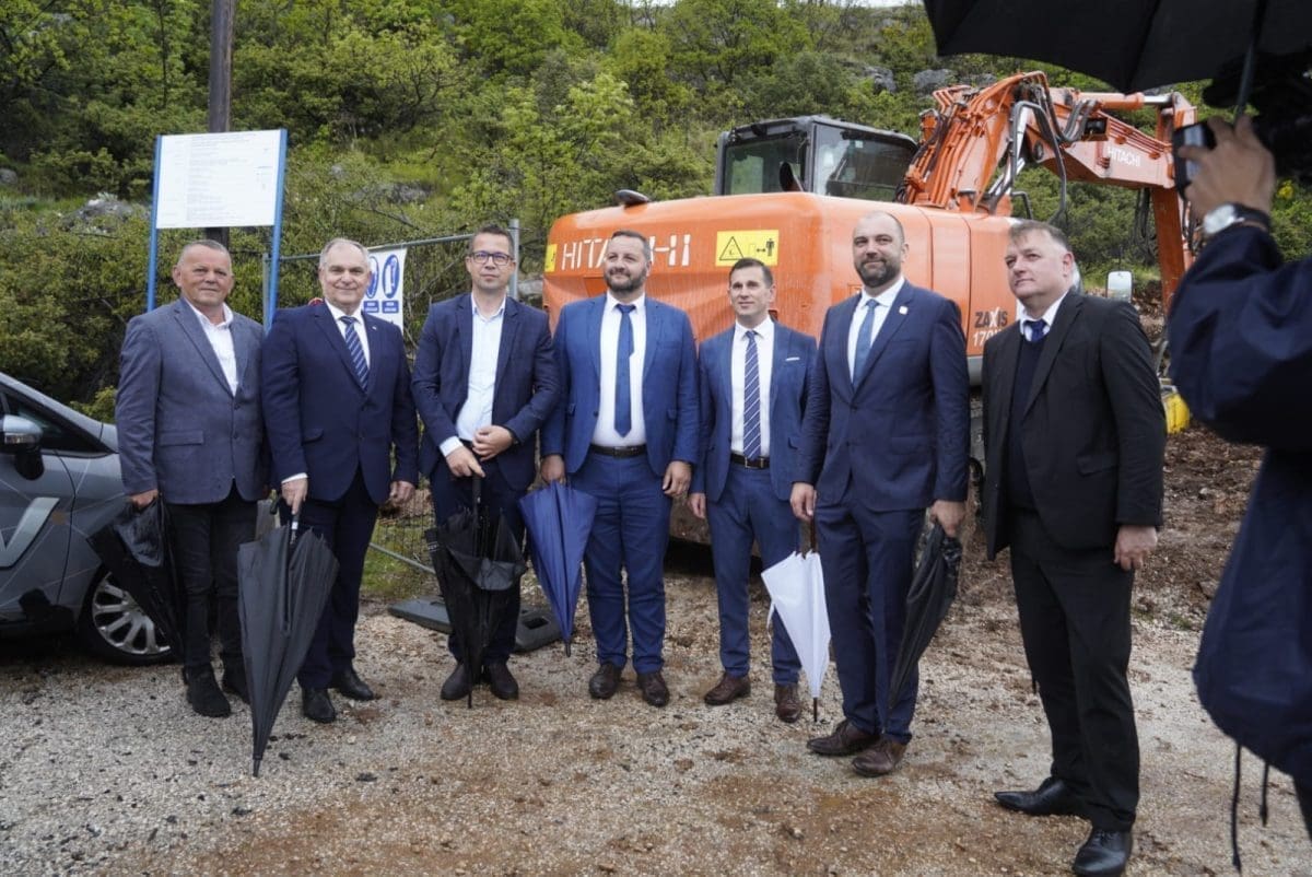 SVEČANO OTVORENJE GRADILIŠTA Stanovnici Općine Klis dobit će i 445 novih kanalizacijskih priključaka i 43 novih vodovodnih priključaka