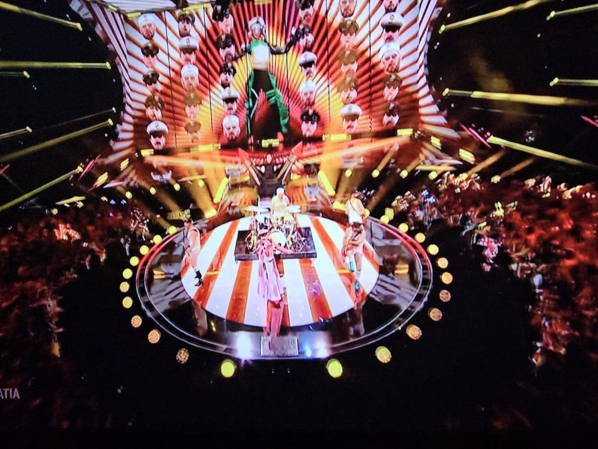 Ovaj put glasuje cijeli svijet, a tu je i posebno iznenađenje...