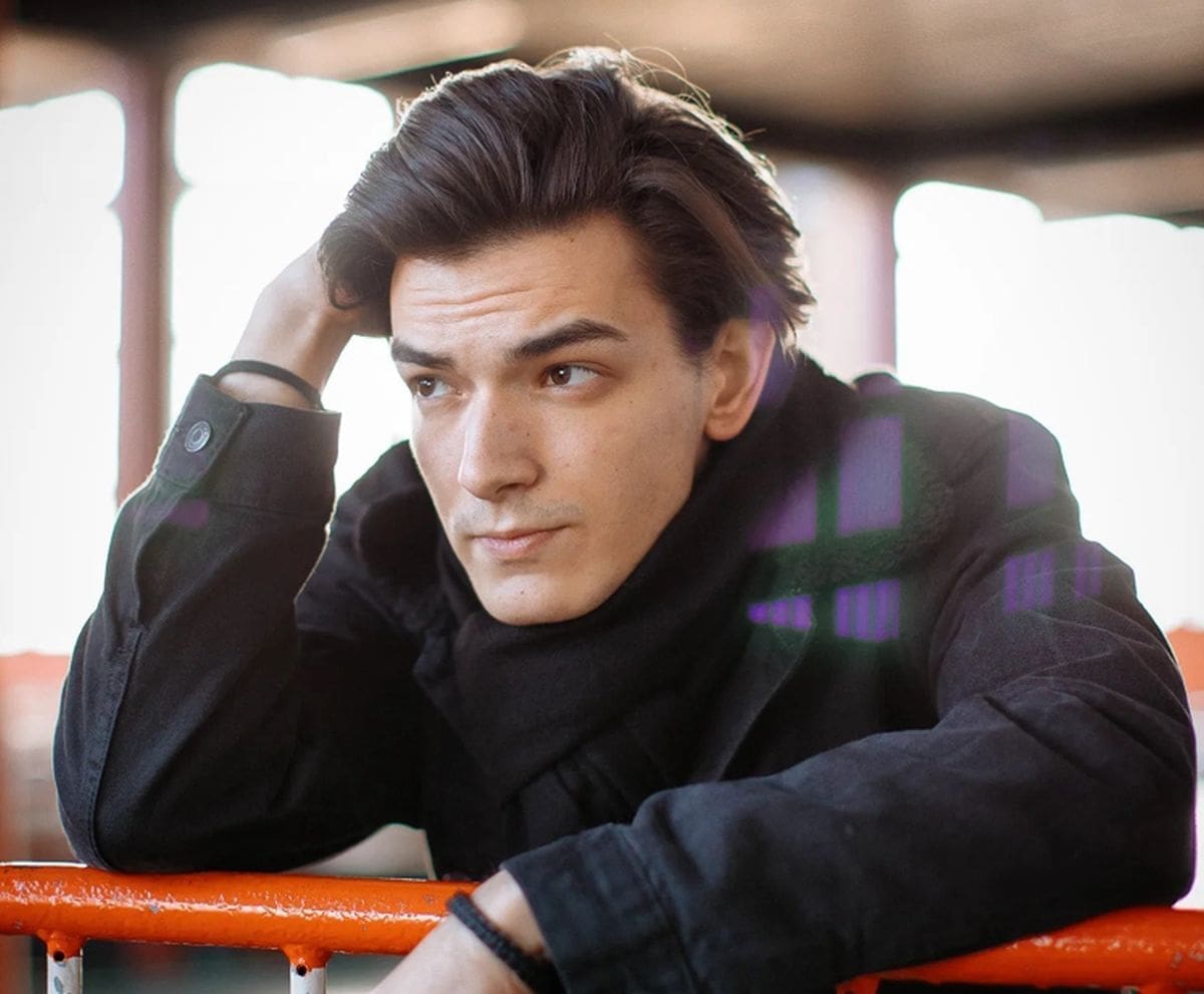 LOVRO JURAGA „Tata mi nije uzor. Tata mi je učitelj. Mislim da su nam svima očevi i majke životni učitelji. Tata mi je najslabija točka. Sve mi je dao u životu i zato ga želim štititi!"