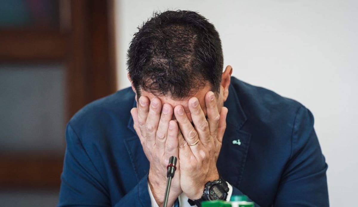 MARKOTIĆ NAPADNUT ISPRED SPLITSKE ŠKOLE "Dosta mi je više šaptanja ispod glasa, dosta mi je više slušanja o kafiću preko puta škole..."