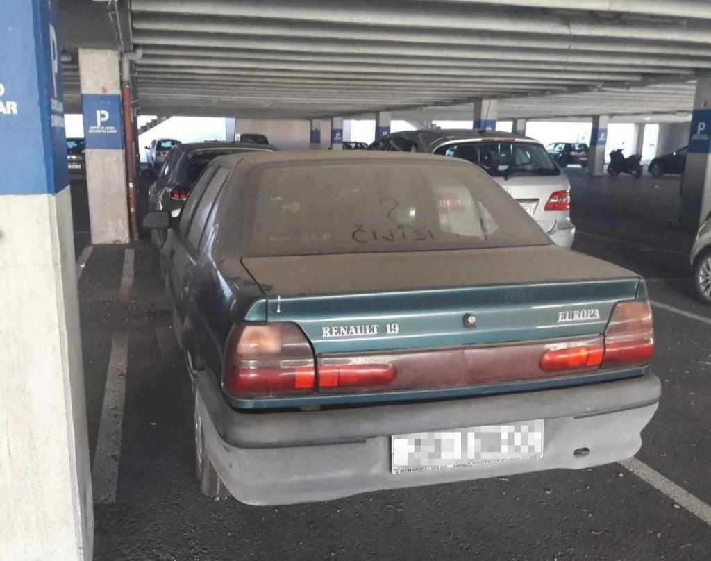 'MOGU ŠTO HOĆU' Dok pacijenti muku muče s parkingom, ravnatelj poliklinike bez imalo srama 'iskoristio položaj'