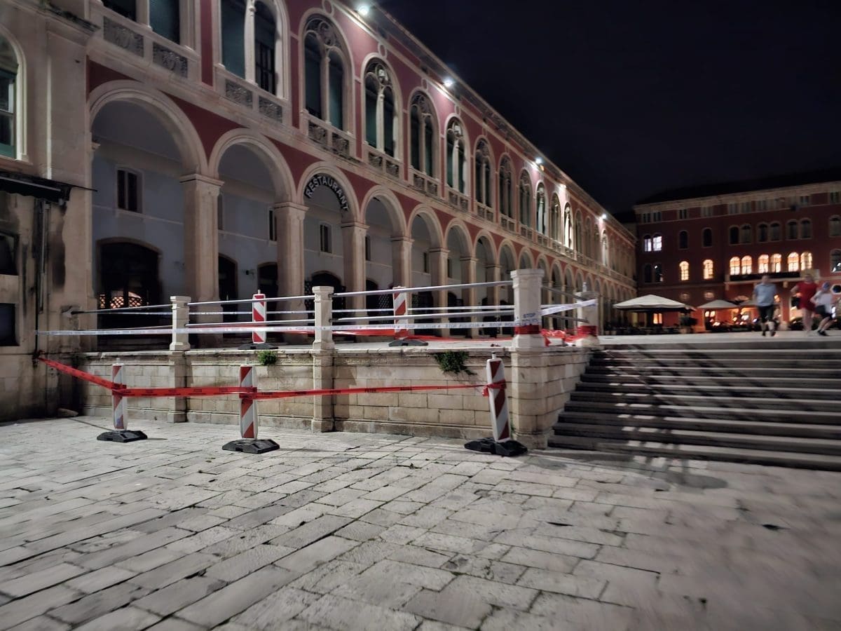 DRAMA NA RIVI Netko je romobilom oborio dijete. Hitno je prevezeno u bolnicu