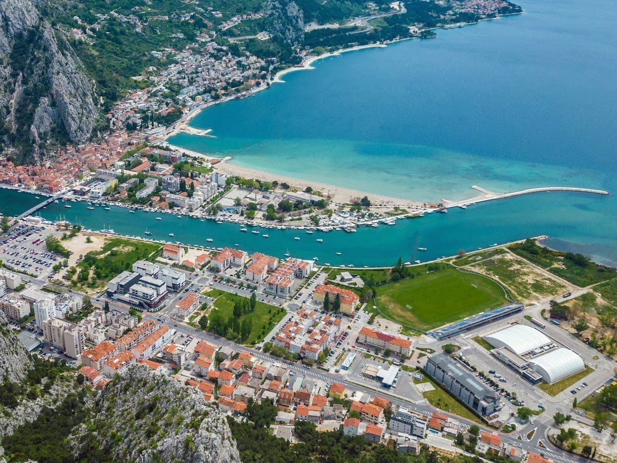 POLJIČKO-SINJSKA VEČER Povijest, tradicija i gastronomija u srcu Omiša