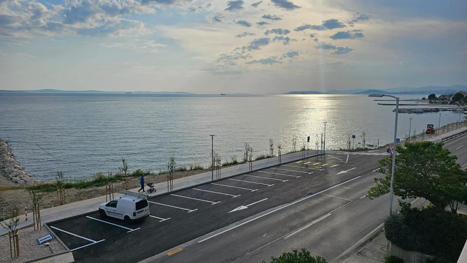 DROPULJIĆ "Dovršeni radovi na uređenju parkirališta i autobusnog ugibališta pored Jadranske magistrale"