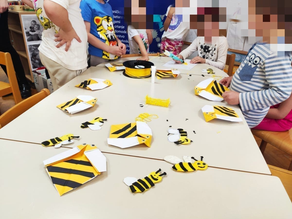 MEŠTRI O' TEHNIKE Mališani izrađivali tehničke tvorevine povodom Svjetskog dana pčela
