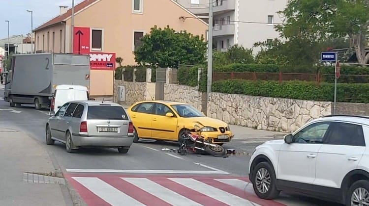 SUDAR U KAŠTELIMA Motociklist hitno prebačen i KBC Split