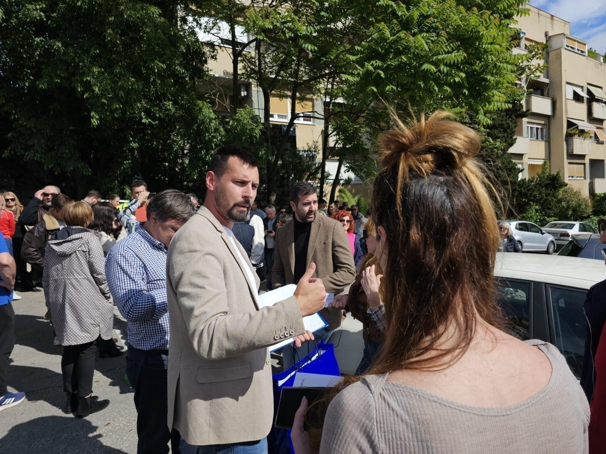 prosvjed small mall 16 