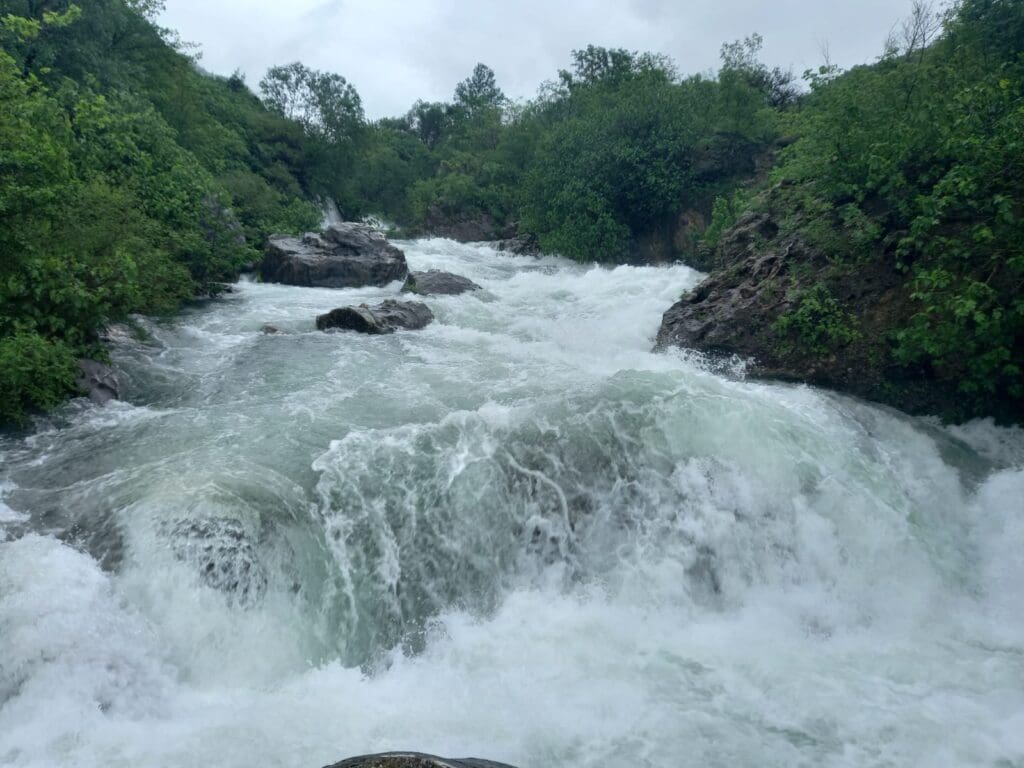 VELIKO UPOZORENJE IZ HGSS-a Rafting dionica na Cetini iznimno je opasna!