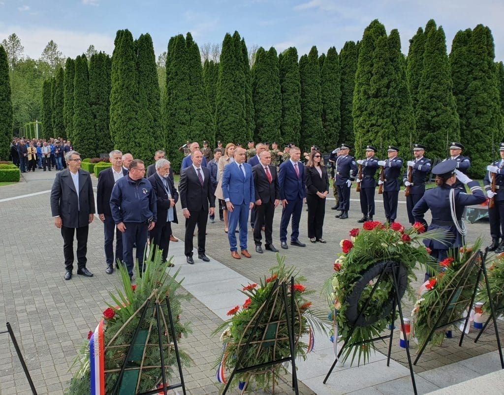 Delegacija Grada Sinja u Vukovaru na obilježavanju dana Grada Heroj