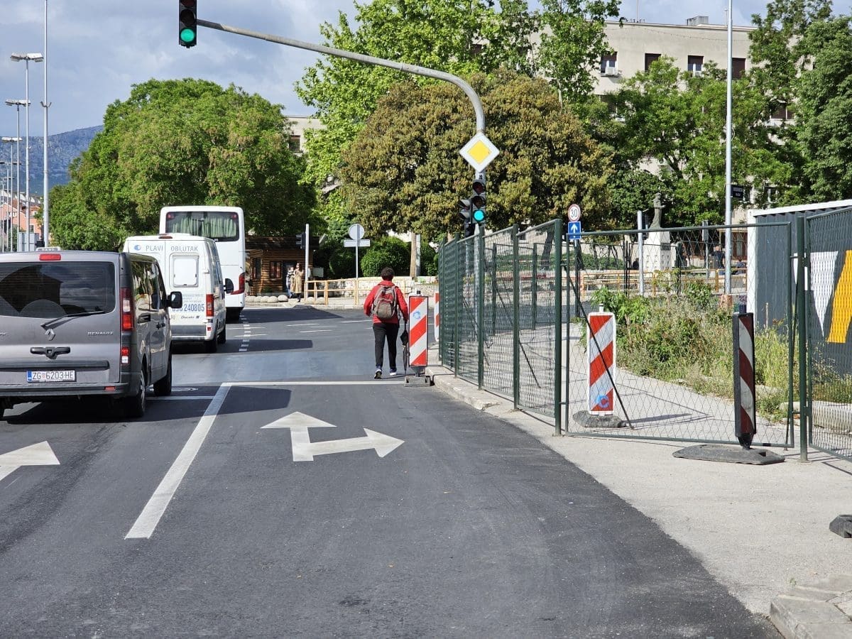 small mall policija 10