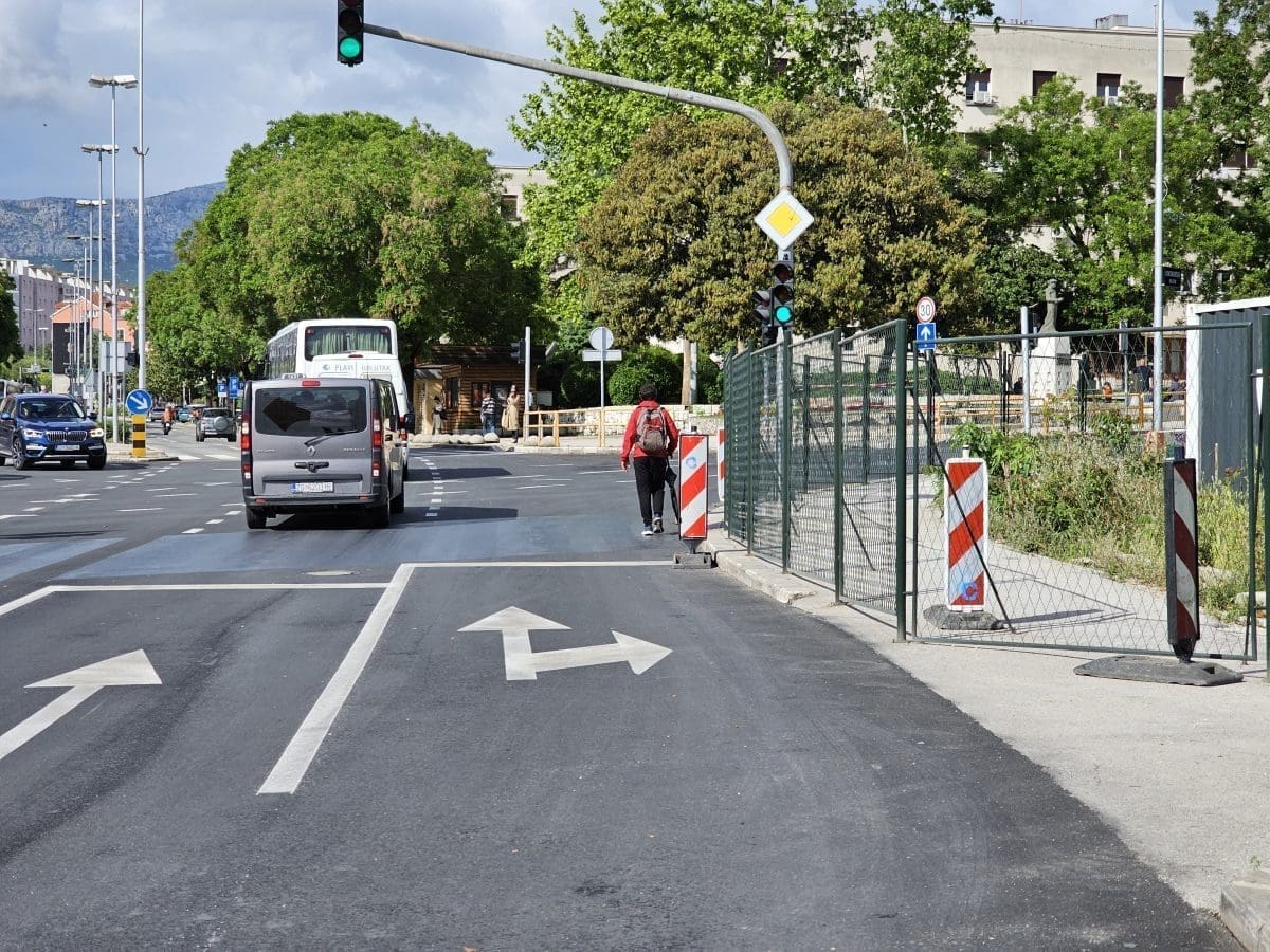 small mall policija 4 