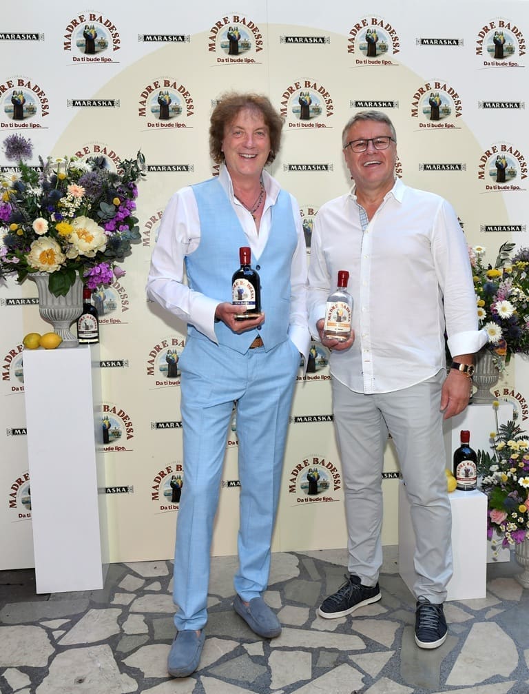 4 Ton i Hulji i Svjetlan Stani