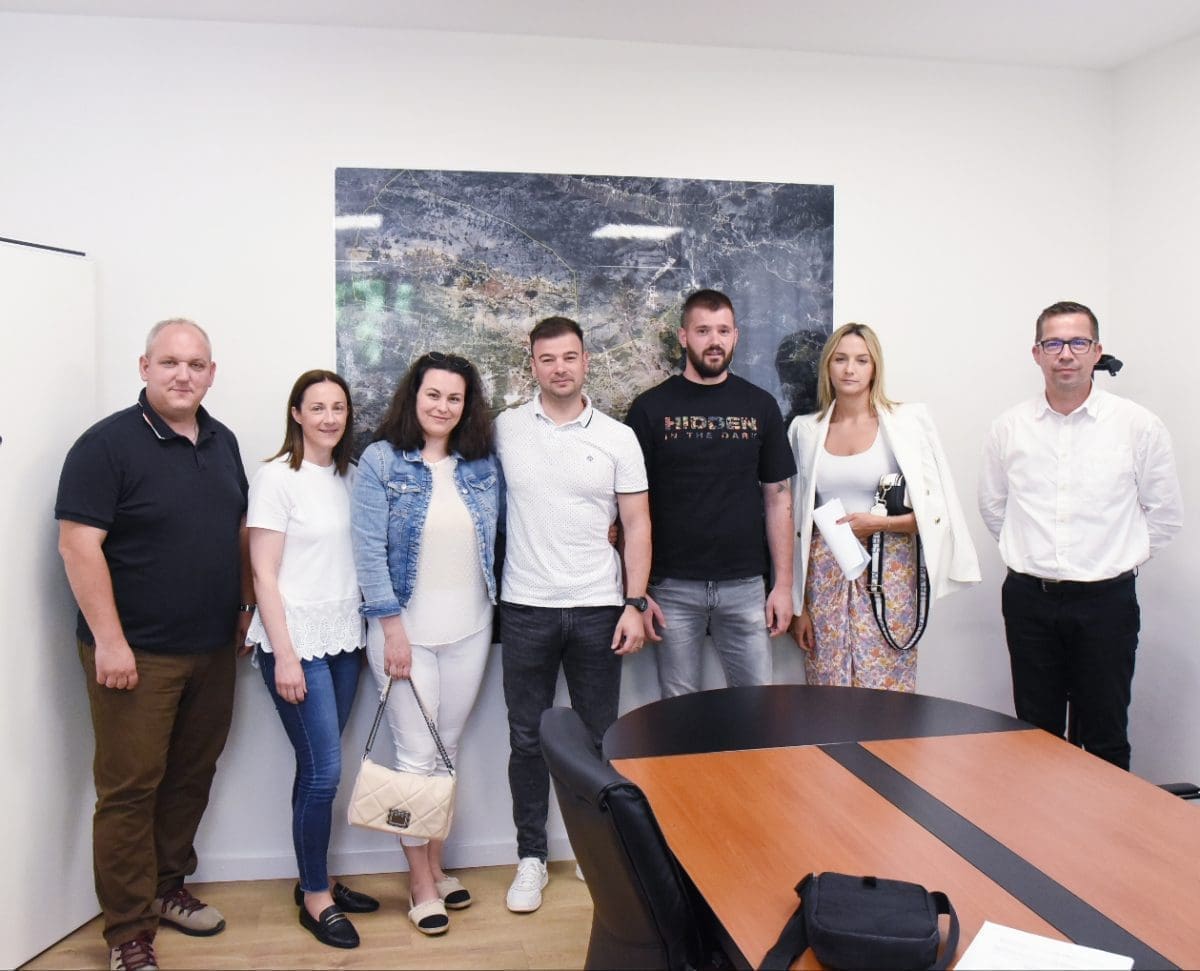 6e7c9260 4e60 422e a0d6 6aa7b3911d1c