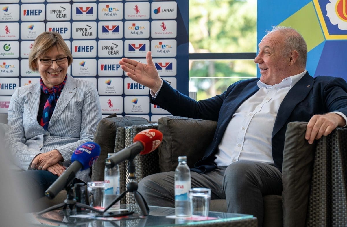 BKJ 6520 Laszlo Toth