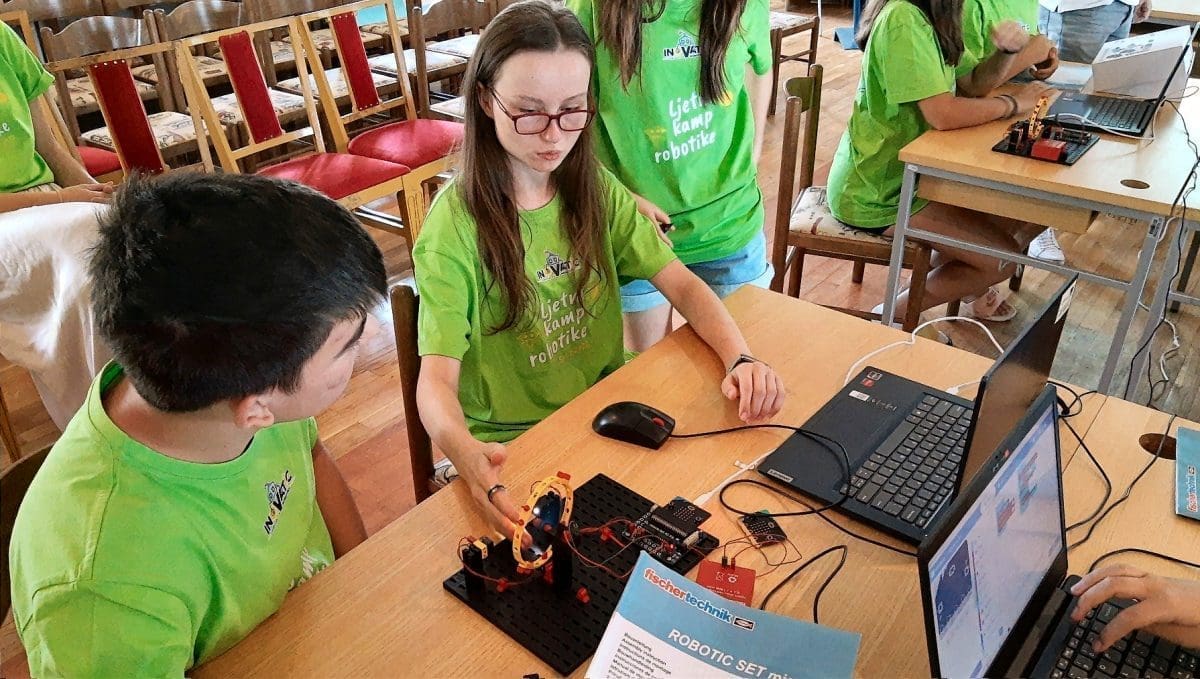 Ljetni kamp robotike 2023  2