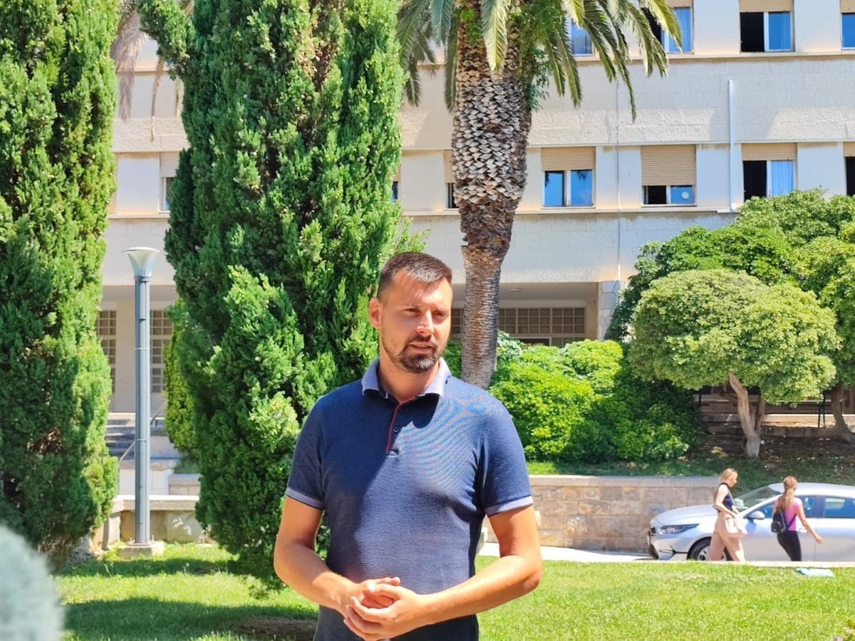 IVOŠEVIĆ: "Muka mi je od nula koje parazitiraju na emocijama uznemirenih ljudi"