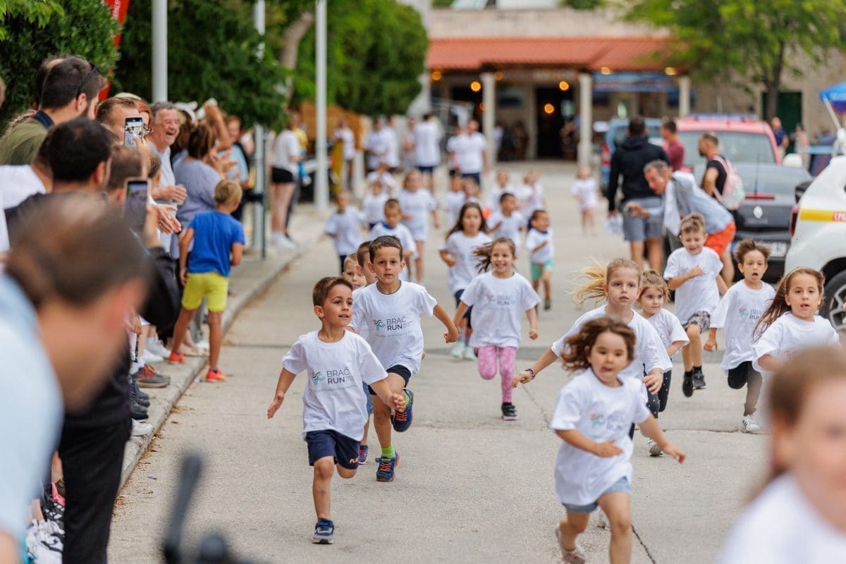 MEĐUNARODNI DOGAĐAJ NA BRAČU Sudjelovalo više od 200 natjecatelja: "Otok Brač pruža idealne mogućnosti za trčanje tijekom cijele godine"